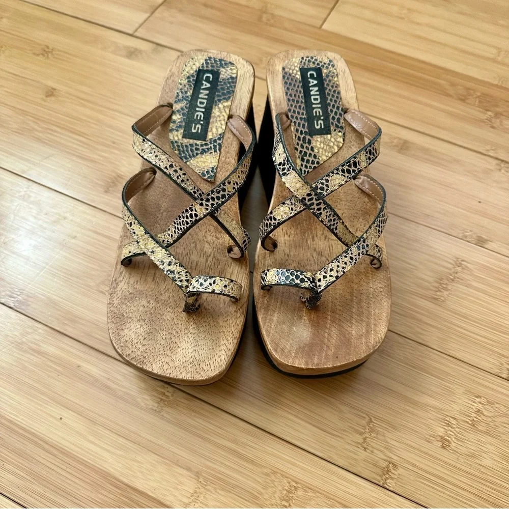 Candie's y2k Snake-Print Tan and Black Platform Wedge Sandals
